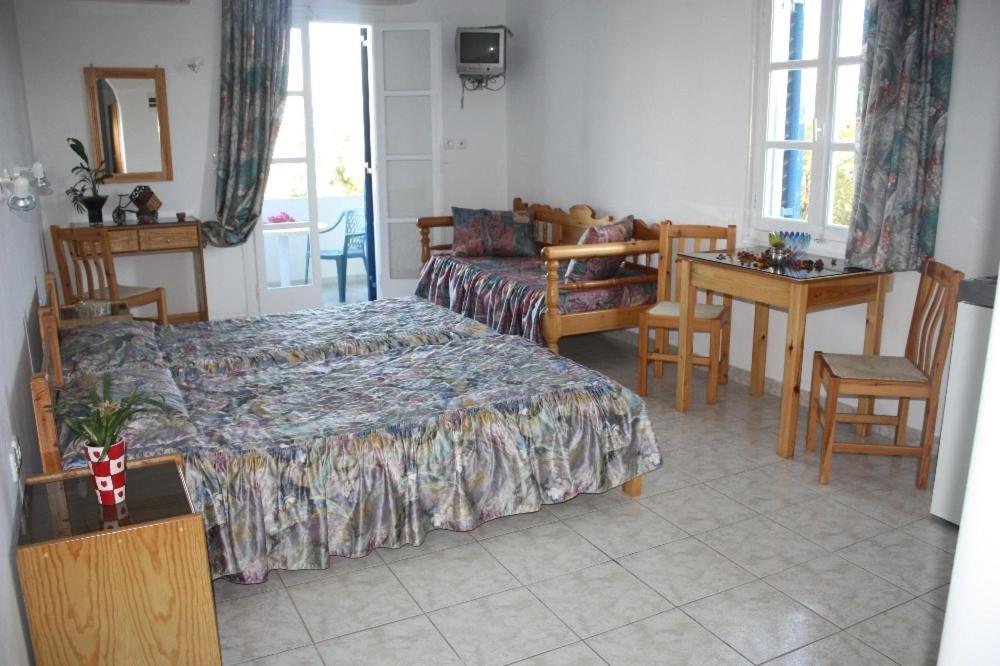 Mavromatis Studios Naxos City Habitación foto