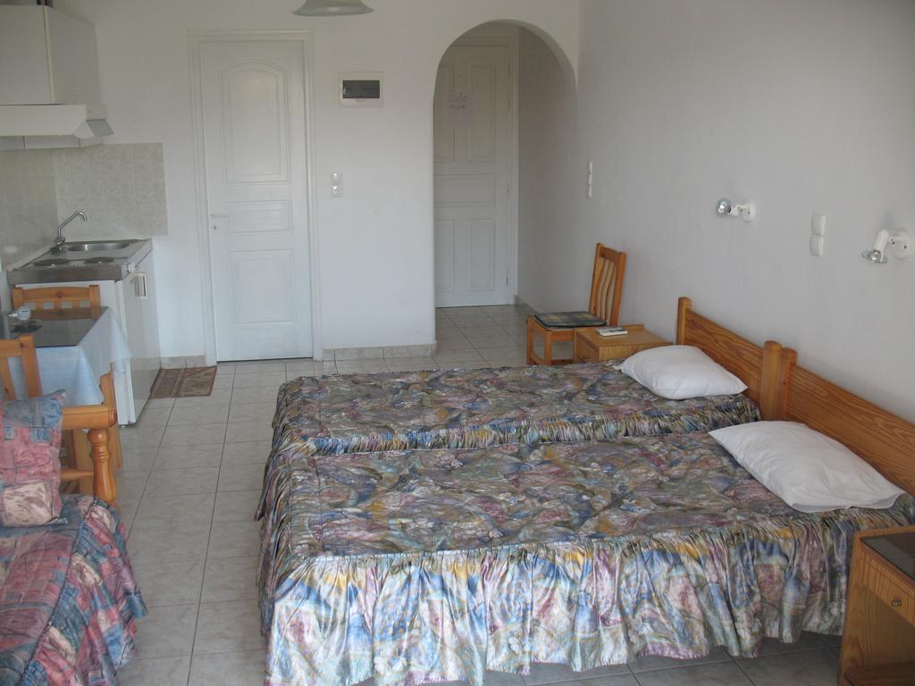 Mavromatis Studios Naxos City Habitación foto